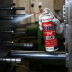 Spray desmoldante aplicado em molde industrial para silicones e resinas termoplásticos