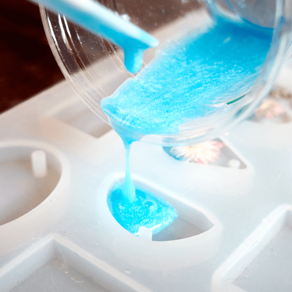 Resina 4231 Epoxi Transparente Para Médias Espessuras Com Proteção UV Com Endurecedor (7,15 Kg)