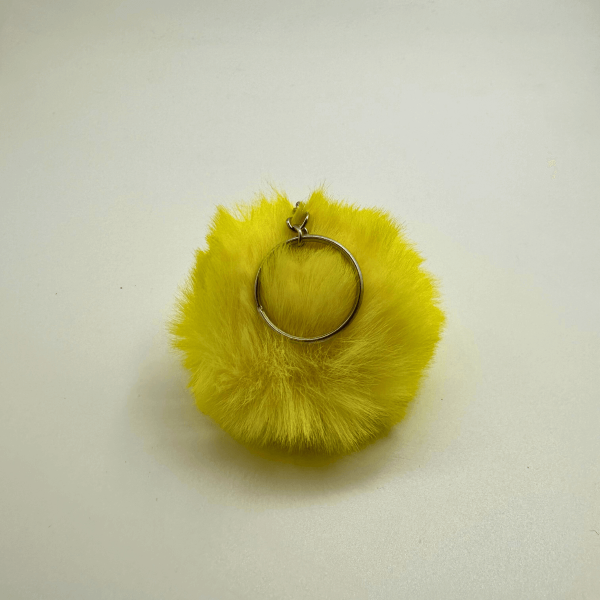 Chaveiro Pompom Pelúcia Amarelo Gema 70 mm (3 Un)