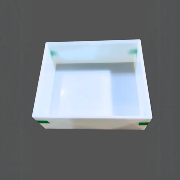 Molde Quadrado Rígido (20cm x 20cm x 6cm)