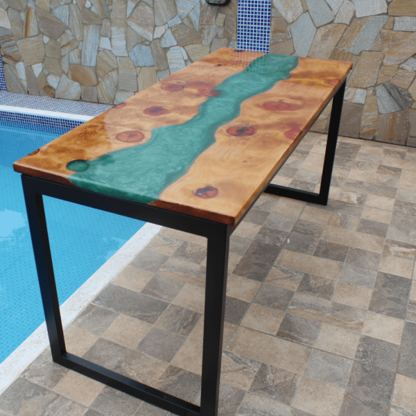 Resina Epoxi Plus 8000 Transparente Para Altas Espessuras Com Proteção UV Com Endurecedor (6,500 Kg)